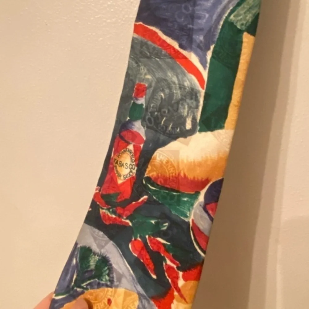 Mens Tabasco print 100% imported silk tie